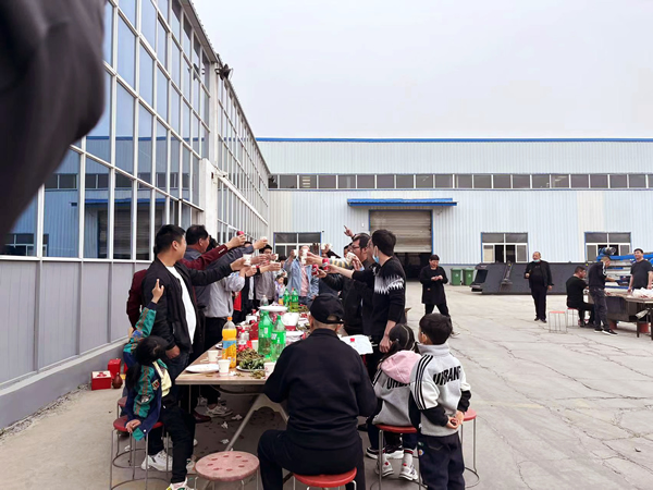 邦大重工团建烧烤会