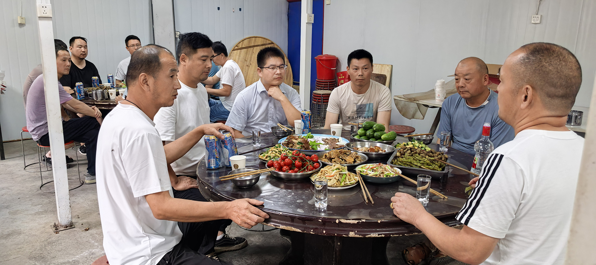 一个人的努力是加法，一群人的努力是乘法。